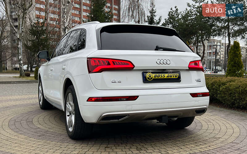 Внедорожник / Кроссовер Audi Q5 2017 в Львове