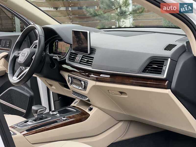 Внедорожник / Кроссовер Audi Q5 2018 в Стрые