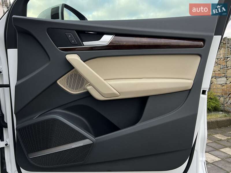 Внедорожник / Кроссовер Audi Q5 2018 в Стрые