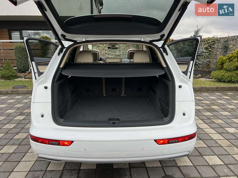 Внедорожник / Кроссовер Audi Q5 2018 в Стрые