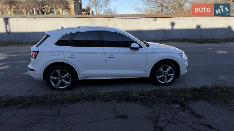 Внедорожник / Кроссовер Audi Q5 2018 в Киеве фото 26 Внедорожник / Кроссовер Audi Q5 2018 в Киеве