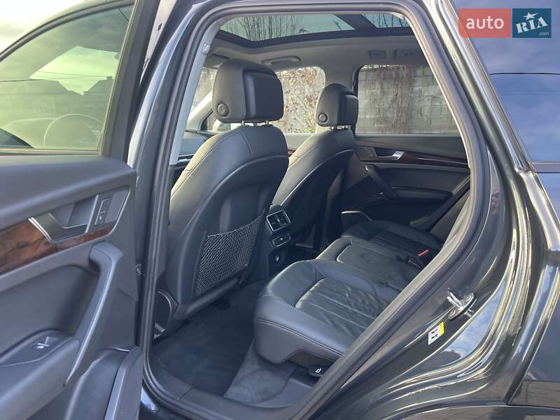 Внедорожник / Кроссовер Audi Q5 2018 в Ровно