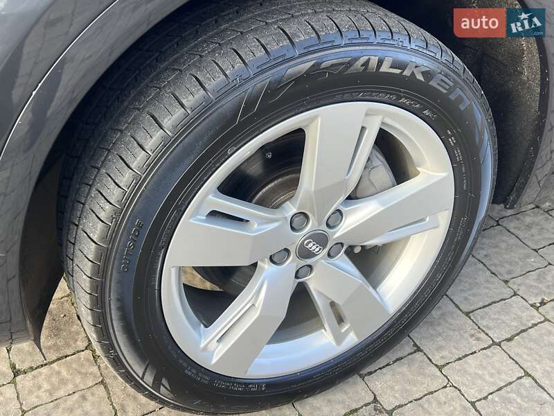 Внедорожник / Кроссовер Audi Q5 2018 в Ровно