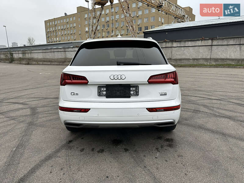 Внедорожник / Кроссовер Audi Q5 2017 в Киеве