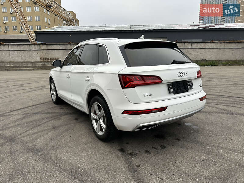 Внедорожник / Кроссовер Audi Q5 2017 в Киеве