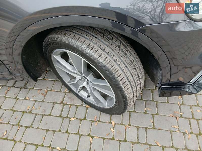 Внедорожник / Кроссовер Audi Q5 2019 в Каменском