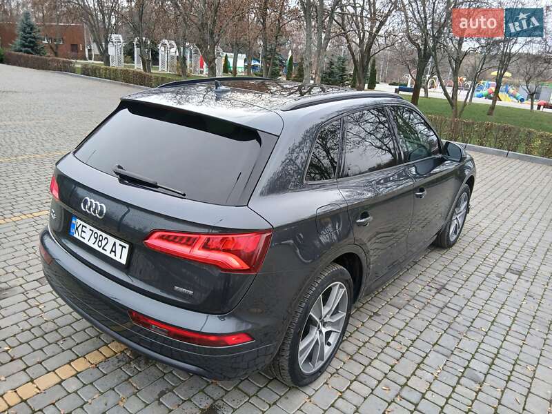 Внедорожник / Кроссовер Audi Q5 2019 в Каменском