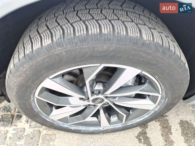 Внедорожник / Кроссовер Audi Q5 2023 в Днепре
