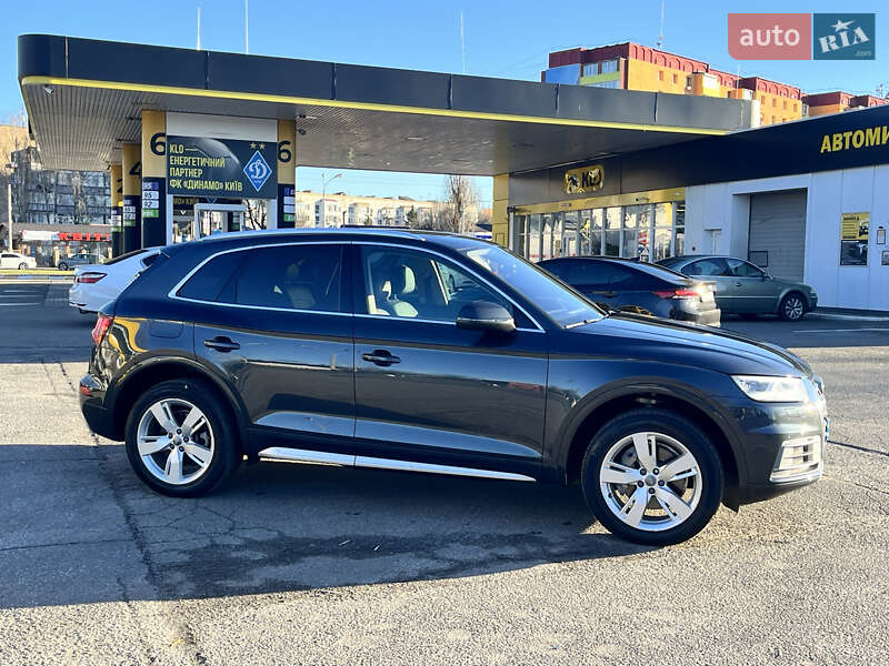 Внедорожник / Кроссовер Audi Q5 2017 в Василькове