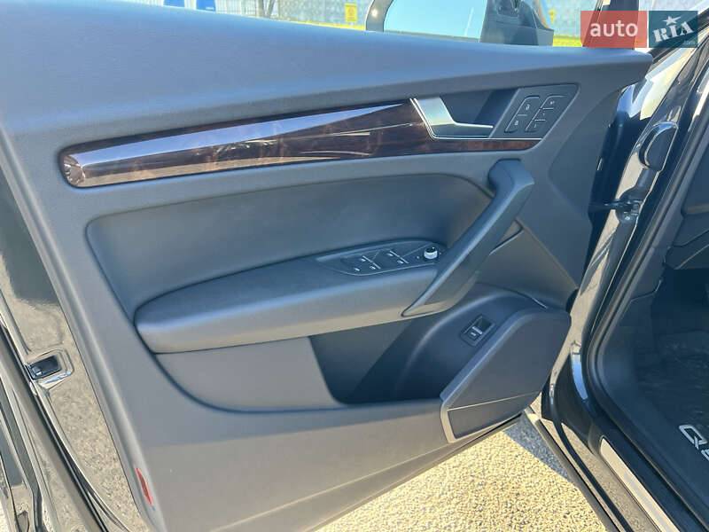 Внедорожник / Кроссовер Audi Q5 2017 в Василькове