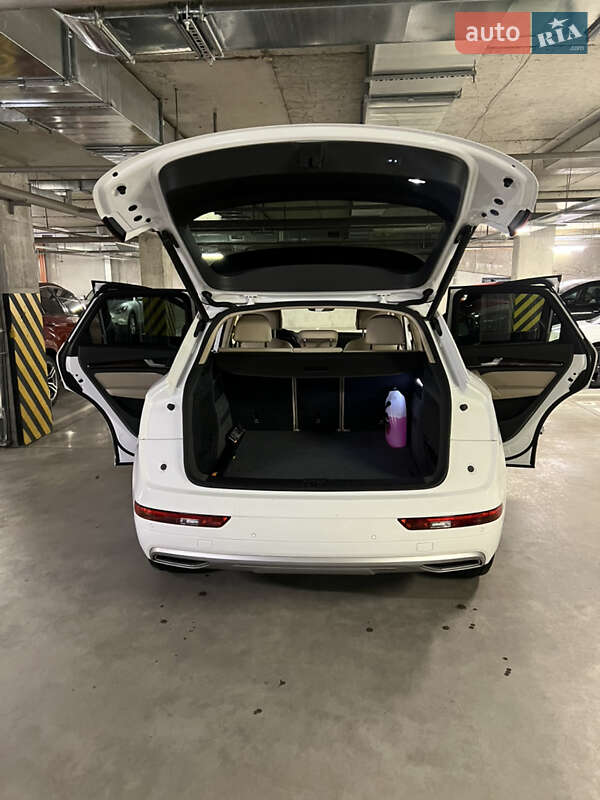 Внедорожник / Кроссовер Audi Q5 2017 в Львове