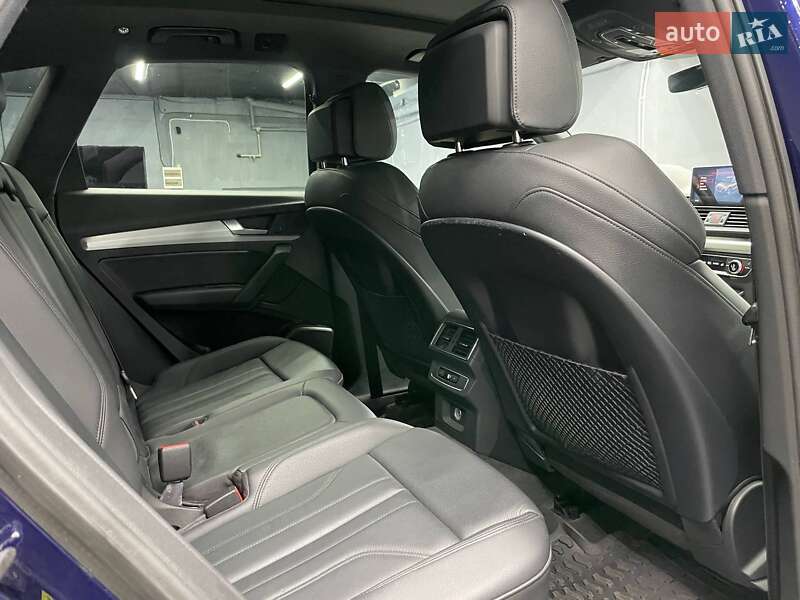 Внедорожник / Кроссовер Audi Q5 2017 в Черновцах