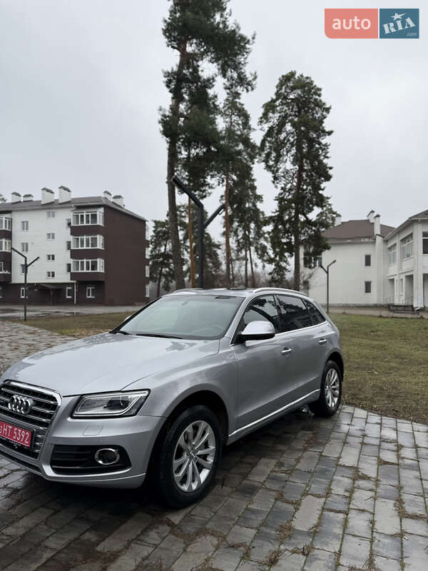 Внедорожник / Кроссовер Audi Q5 2015 в Ахтырке