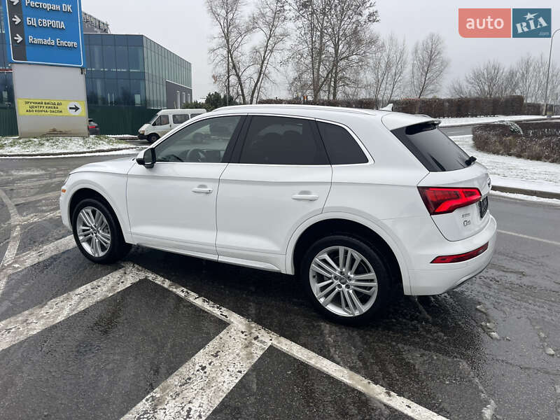 Внедорожник / Кроссовер Audi Q5 2018 в Киеве