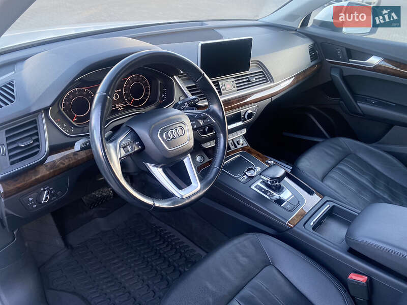 Внедорожник / Кроссовер Audi Q5 2018 в Луцке