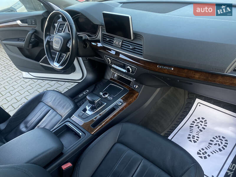 Внедорожник / Кроссовер Audi Q5 2018 в Луцке