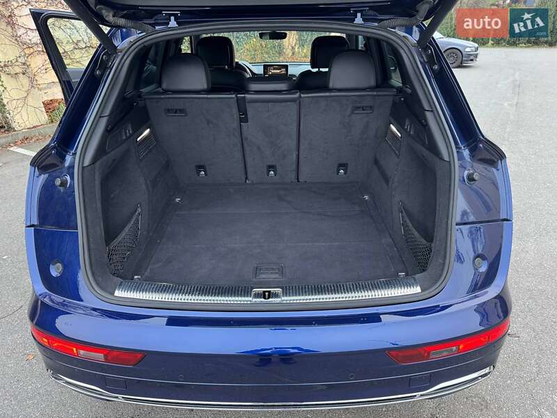 Внедорожник / Кроссовер Audi Q5 2017 в Киеве