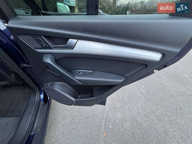 Внедорожник / Кроссовер Audi Q5 2017 в Киеве