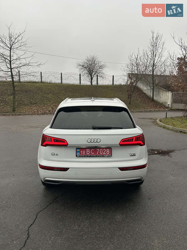 Внедорожник / Кроссовер Audi Q5 2018 в Сумах