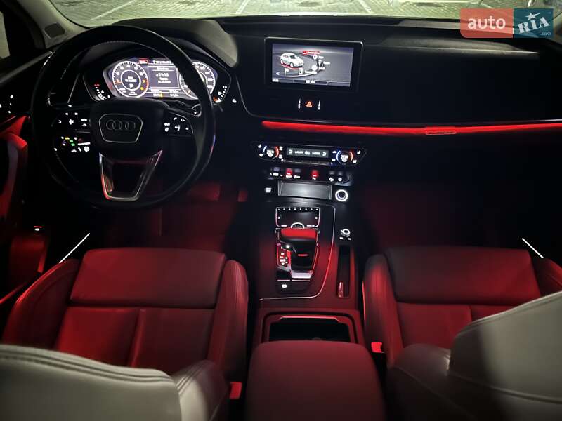 Внедорожник / Кроссовер Audi Q5 2017 в Луцке