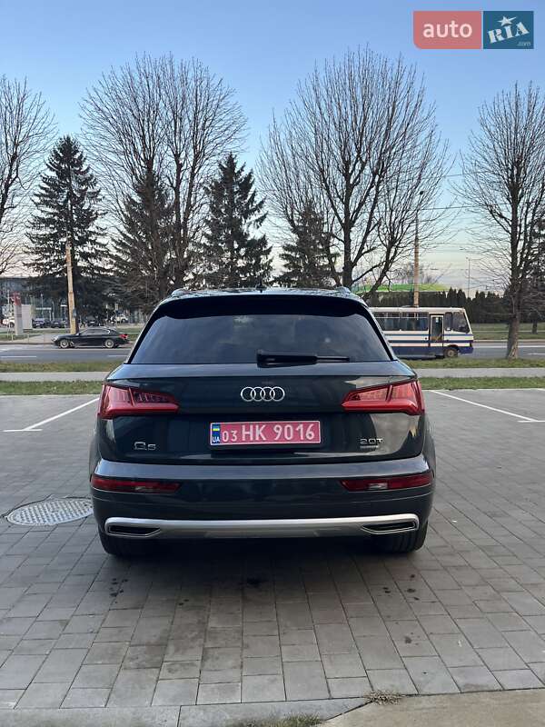 Внедорожник / Кроссовер Audi Q5 2017 в Луцке