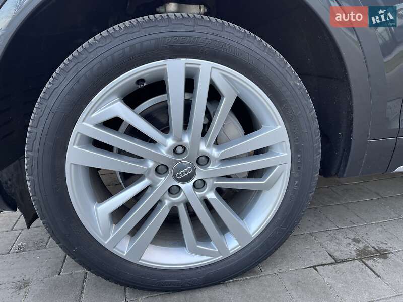 Внедорожник / Кроссовер Audi Q5 2017 в Луцке