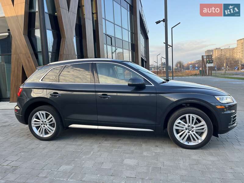 Внедорожник / Кроссовер Audi Q5 2017 в Луцке
