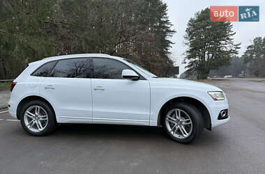 Позашляховик / Кросовер Audi Q5 2015 в Рівному