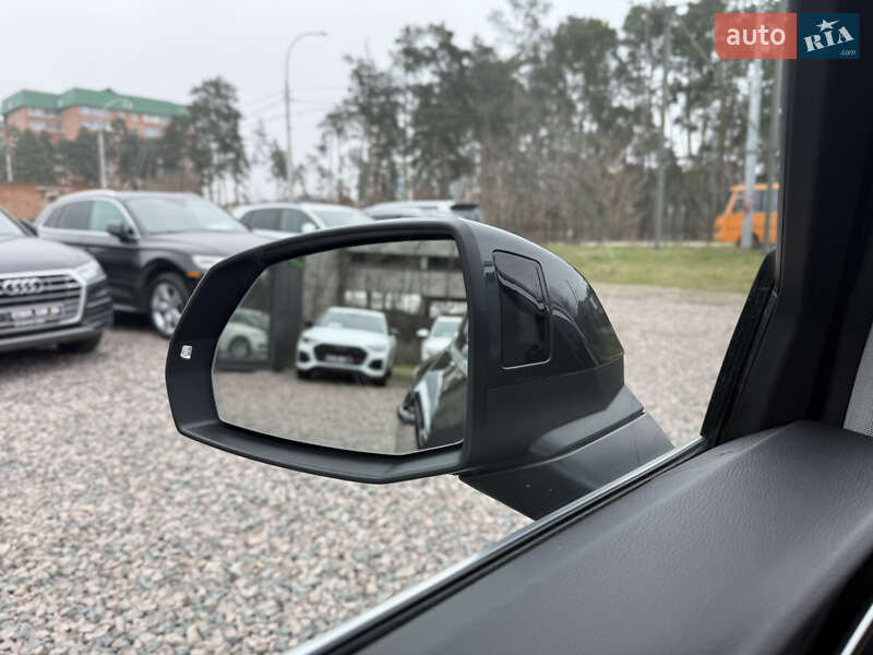 Внедорожник / Кроссовер Audi Q5 2023 в Киеве