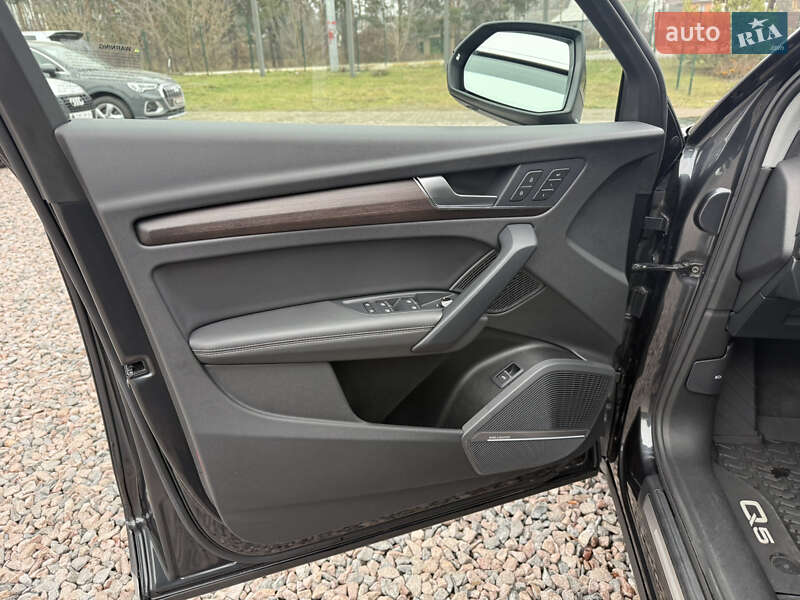 Внедорожник / Кроссовер Audi Q5 2023 в Киеве