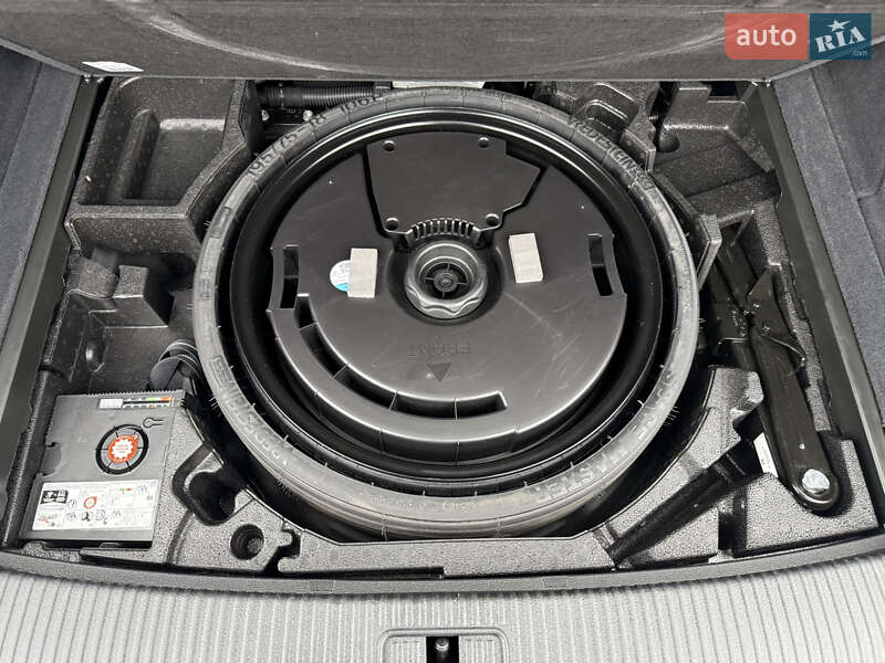 Внедорожник / Кроссовер Audi Q5 2023 в Киеве