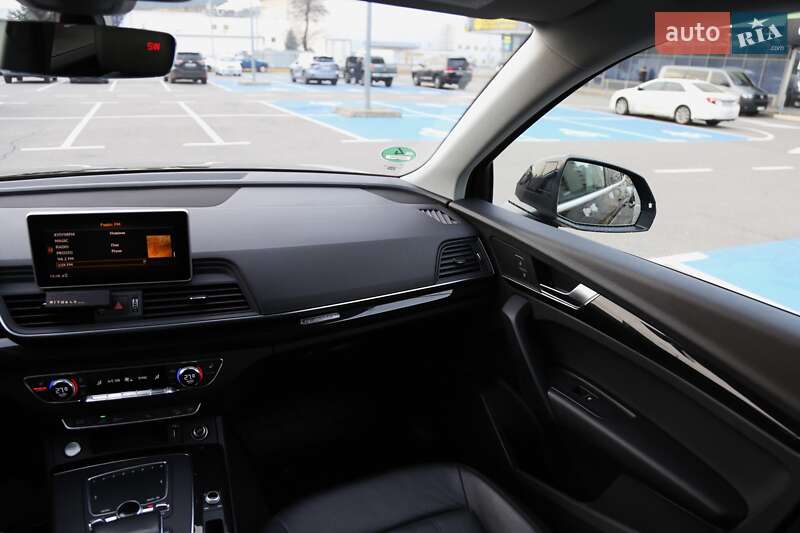 Внедорожник / Кроссовер Audi Q5 2020 в Киеве