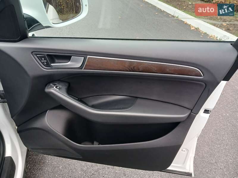 Внедорожник / Кроссовер Audi Q5 2014 в Киеве