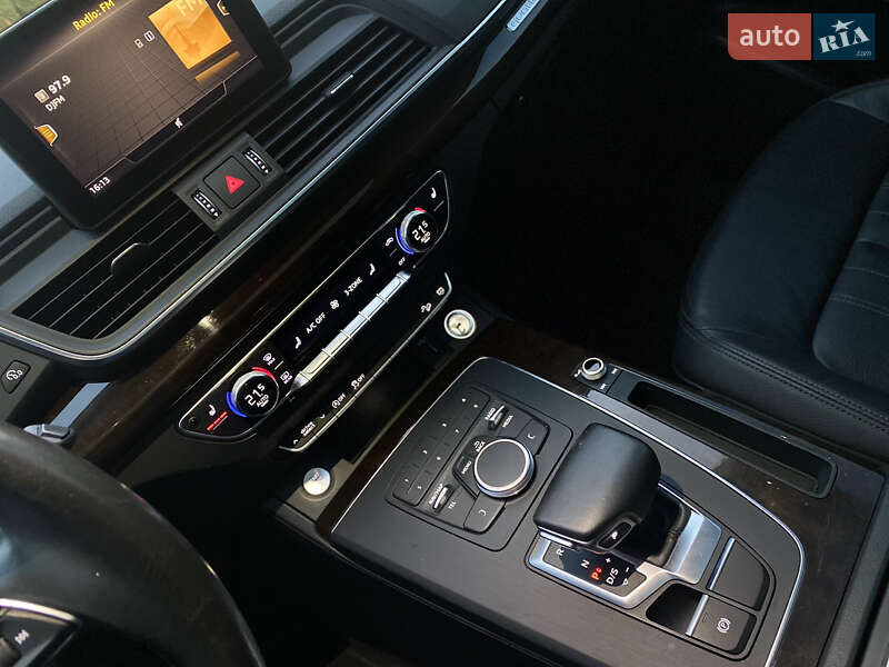 Внедорожник / Кроссовер Audi Q5 2019 в Луцке