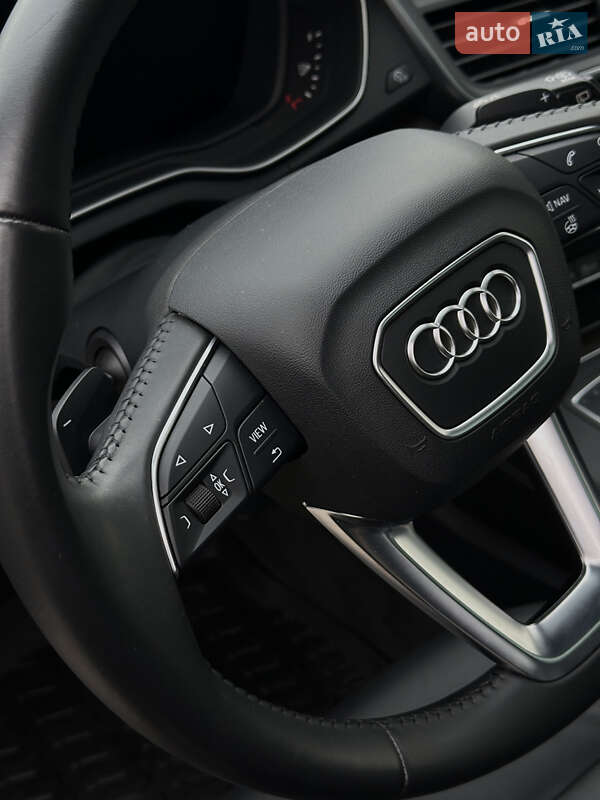 Внедорожник / Кроссовер Audi Q5 2017 в Луцке