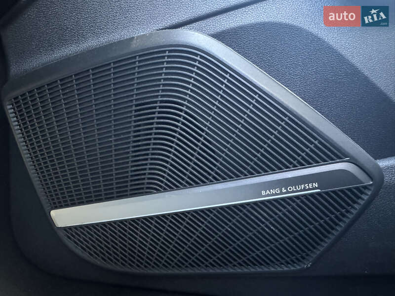 Внедорожник / Кроссовер Audi Q5 2017 в Новояворовске