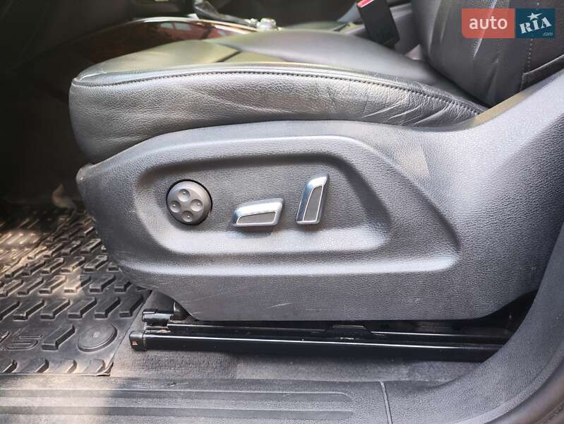 Внедорожник / Кроссовер Audi Q5 2015 в Ужгороде