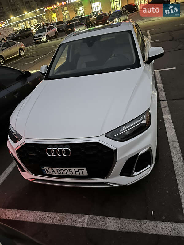 Внедорожник / Кроссовер Audi Q5 2022 в Киеве