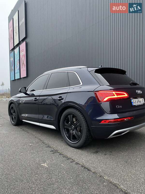 Внедорожник / Кроссовер Audi Q5 2017 в Харькове