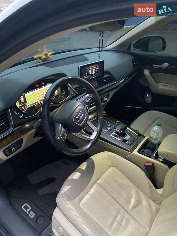 Внедорожник / Кроссовер Audi Q5 2017 в Харькове