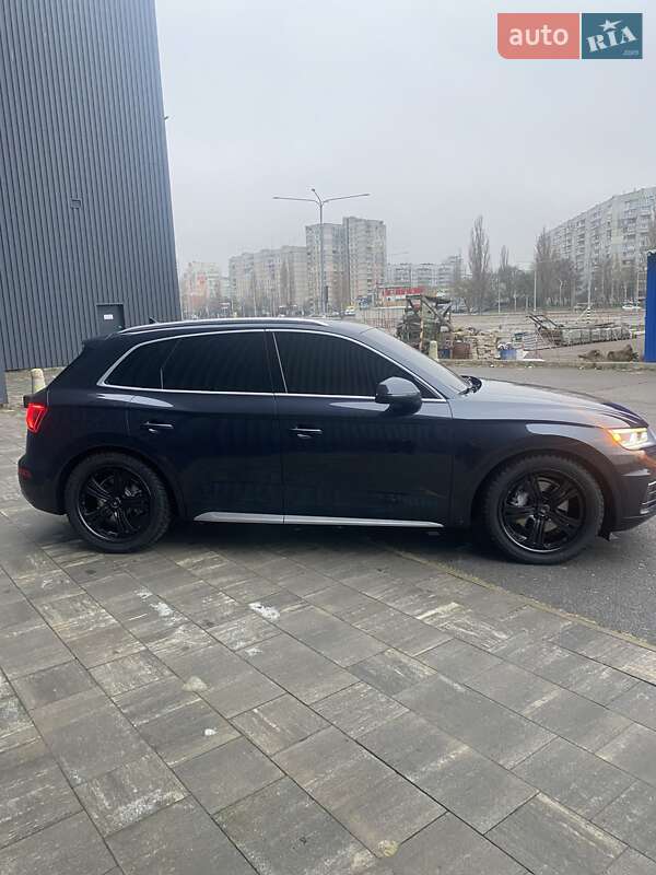 Внедорожник / Кроссовер Audi Q5 2017 в Харькове