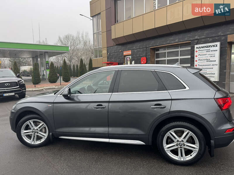 Внедорожник / Кроссовер Audi Q5 2017 в Харькове