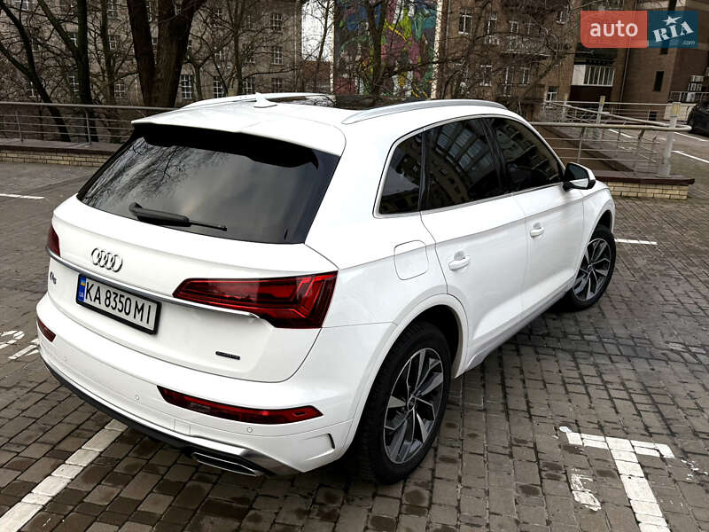 Внедорожник / Кроссовер Audi Q5 2022 в Киеве