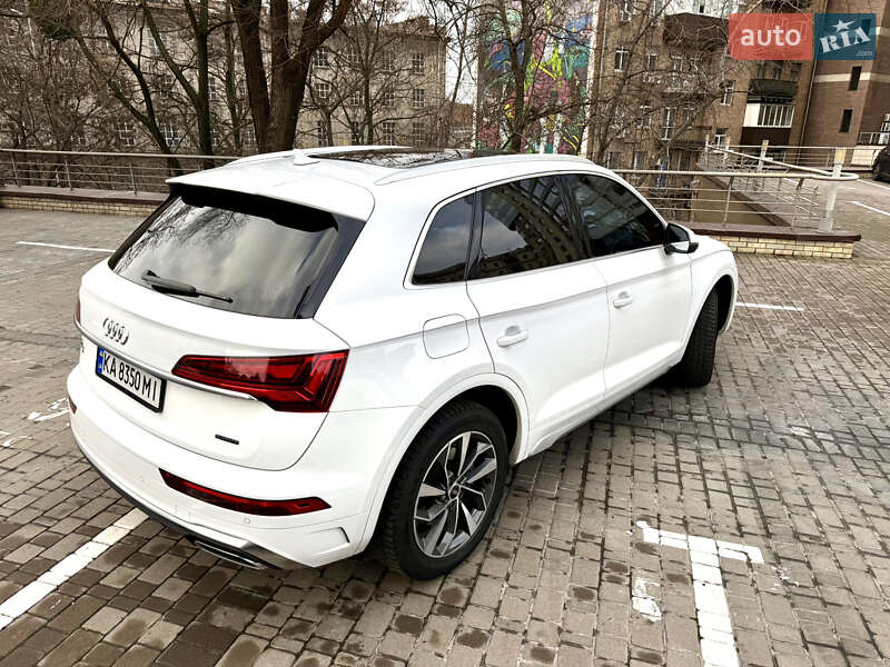 Внедорожник / Кроссовер Audi Q5 2022 в Киеве