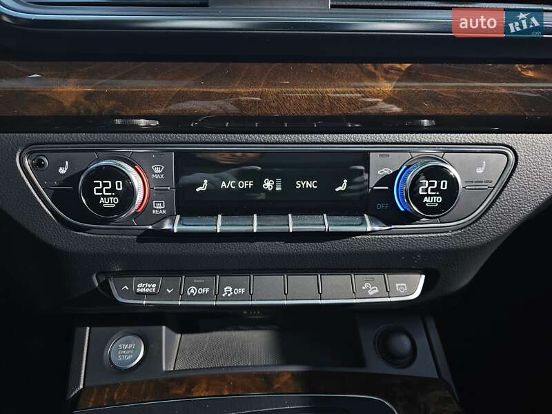 Внедорожник / Кроссовер Audi Q5 2017 в Луцке