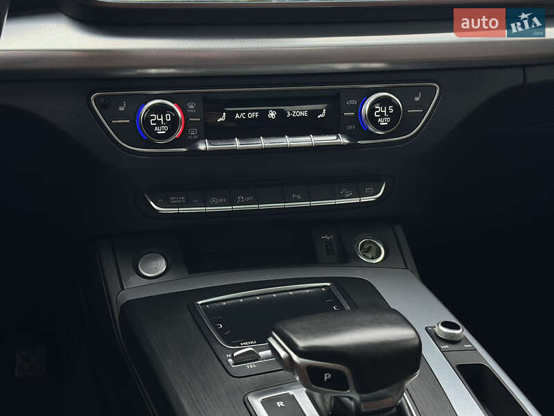 Внедорожник / Кроссовер Audi Q5 2020 в Ровно