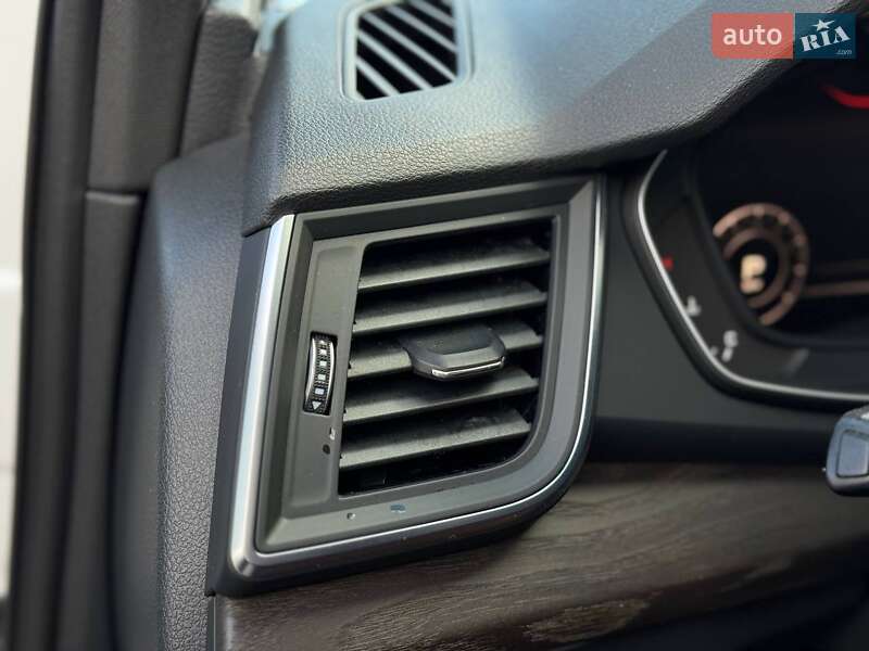 Внедорожник / Кроссовер Audi Q5 2018 в Ровно