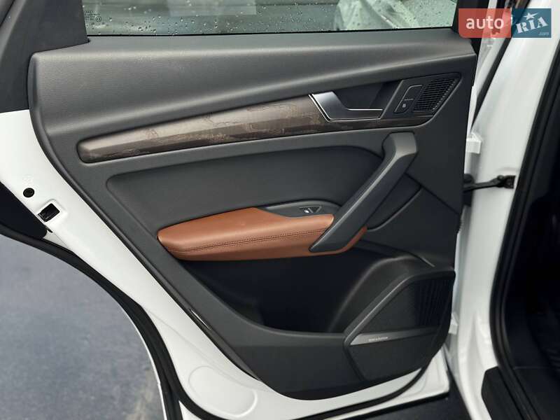 Внедорожник / Кроссовер Audi Q5 2018 в Ровно