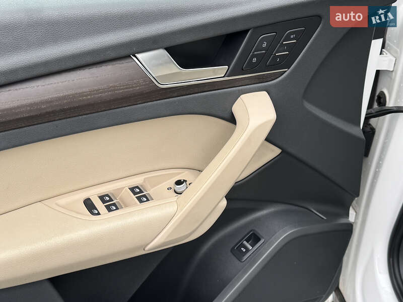 Позашляховик / Кросовер Audi Q5 2018 в Самборі