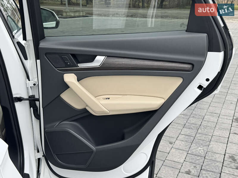 Позашляховик / Кросовер Audi Q5 2018 в Самборі